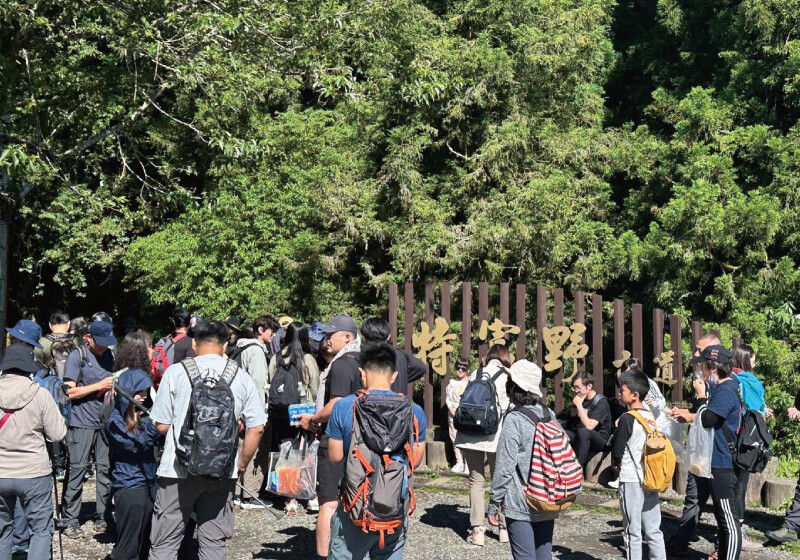 中國信託特富野健行活動包車紀實-幻象遊蹤七台九人座車穩載團隊出發的第3張圖片